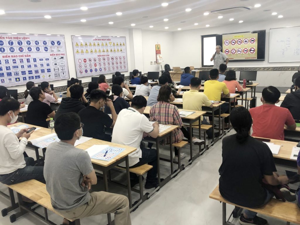 Học lý thuyết tập trung