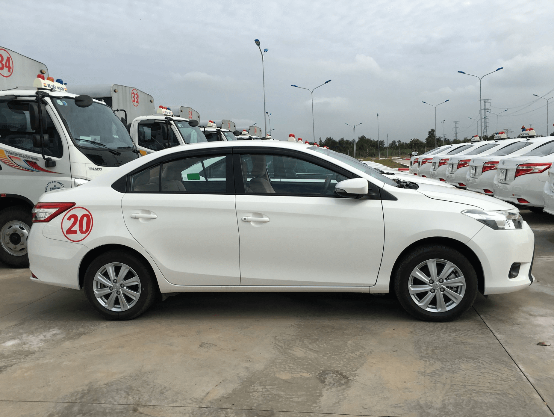 Xe đào tạo đới mới, máy lạnh